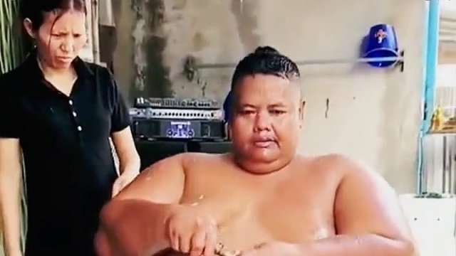 根本夠不著