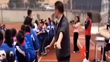 當(dāng)對方用力拉的時(shí)候，這邊能紋絲不動(dòng)其實(shí)已經(jīng)贏了