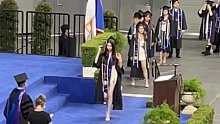 游學海外的中國學子畢業(yè)啦…