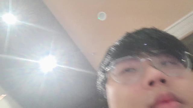 施姐露臉?biāo)查g引觀眾關(guān)注