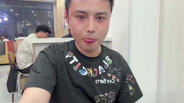 談及女友分手顯無奈