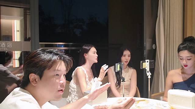 沐瑩瑩拒簽直播合約