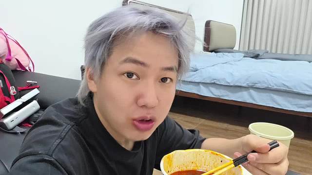 自曝直播零花費(fèi)全靠好姐姐