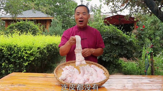 280買(mǎi)一筐牛蹄筋，辣鹵大半天，全是筋頭巴腦，真得勁