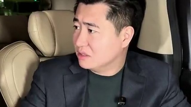 小虎今天居然要求我化妝出門，怎么管那么多#外國媳婦#人皮面膜#膠原灌注