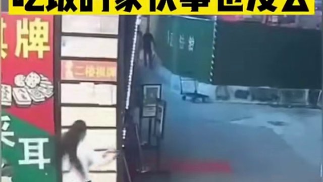 都已經(jīng)這樣了 吃飯的家伙事也沒丟