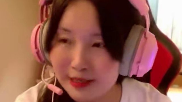 AG菲姐直播回憶穿越火線辛酸路
