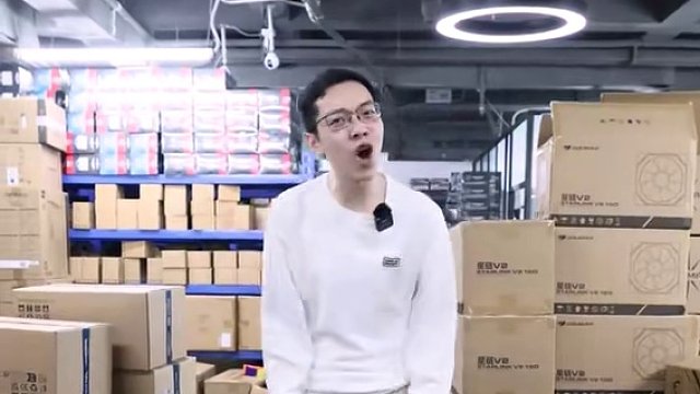 看看職業(yè)選手的電腦！7800X3D+5070 #青蛙輔助