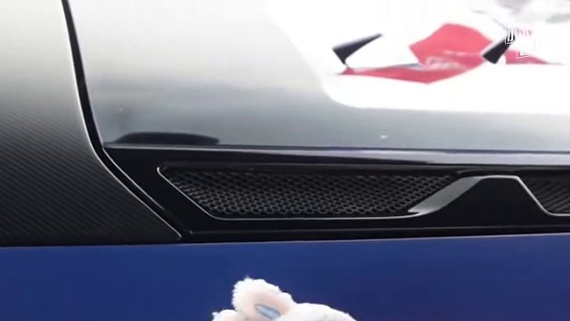 帶拉布布來看看它的第一臺座駕，瑪莎拉蒂GT2 Stradale！太他喵的帥了！#拉布布 #拉布布搪膠