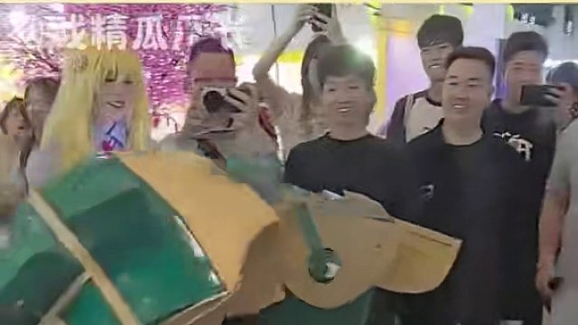 媽：這倆是真的打起來了 #cos #搞笑 #萬萬沒想到 #結(jié)界獸  #漫展