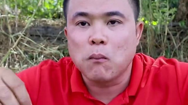 水嫩大苦瓜剁椒料汁?冰鎮(zhèn)羅氏蝦 #這也太好吃了 #泰國大叔#泰國美食#泰國生活#內(nèi)容啟發(fā)搜索