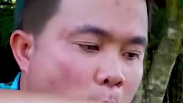 小茄子牛肉醬涼拌小螃蟹 #我的鄉(xiāng)村生活 #泰國(guó)大叔#泰國(guó)美食#泰國(guó)生活 #內(nèi)容啟發(fā)搜索