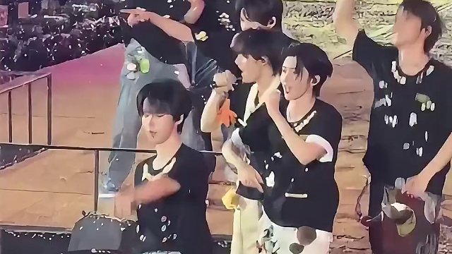 時代少年團演唱會暴力安檢，是要把粉絲都逼瘋嗎？