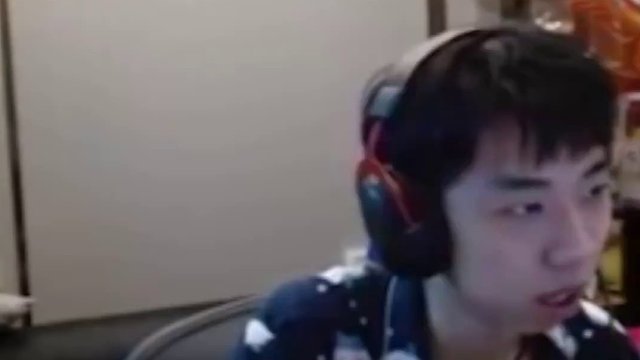 念舊的地位相當(dāng)于英雄聯(lián)盟里的Faker，小叮當(dāng)高度稱贊念舊！#CF空降決戰(zhàn) #穿越火線
