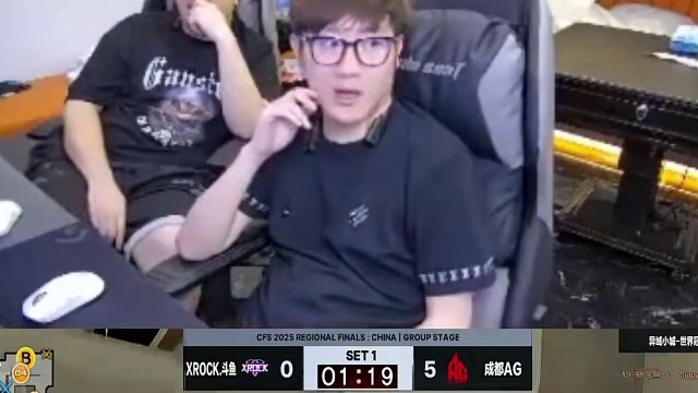 職業(yè)選手的外設(shè)大公開(kāi) 歐歐更換了自己所有的設(shè)備，鼠標(biāo)VAXE，鍵盤(pán)墨刃，鼠標(biāo)墊賽睿，外設(shè)確實(shí)挺重要的