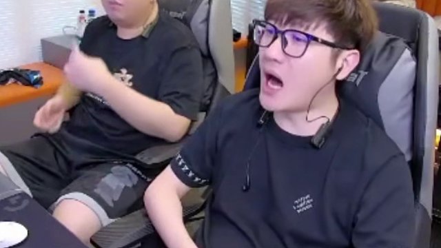 曾經(jīng)的跑男如今的大C 1222完美適配AG，媲美當(dāng)年的狗哥。#EDG挑戰(zhàn)成都AG #2025CFS中