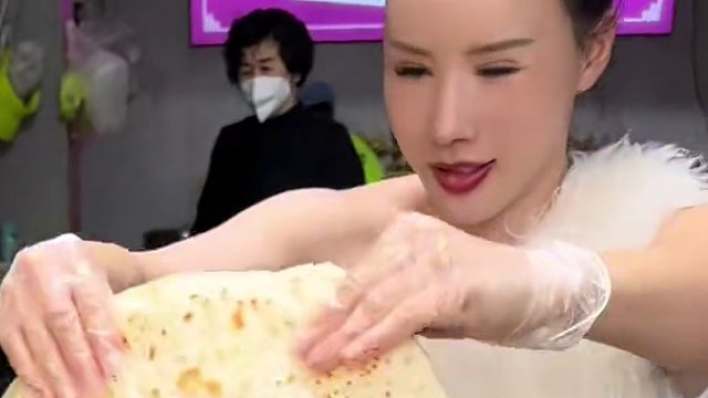 河北任丘驢肉大卷餅，50一份肉超多