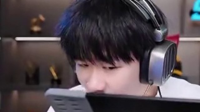 依舊巔峰賽最后一把的神./#不求人