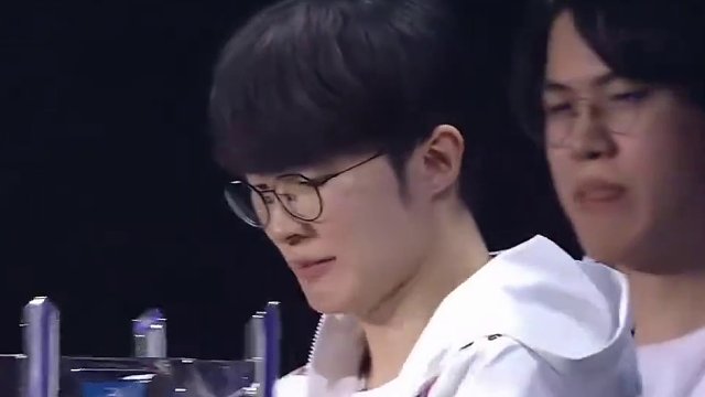 可敬的對手，F(xiàn)aker延續(xù)連勝記錄 #T1戰(zhàn)勝TES  #S15淘汰賽  #英雄聯(lián)盟S15  #上抖