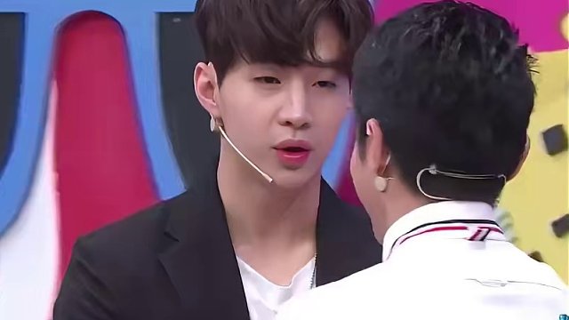 何老師在旁邊笑瘋了