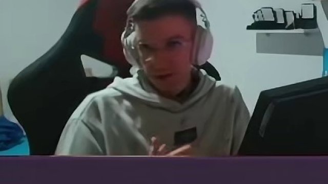 京介的貼紙深受外星人喜愛(ài)