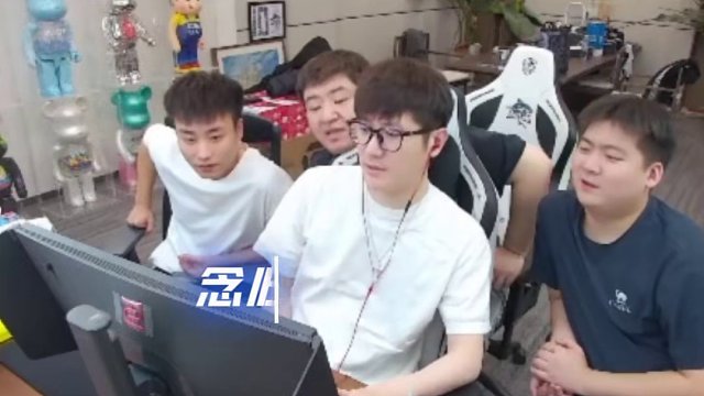 洪齊：念舊是我的問題~ 這么多年終于”承認“了————洪齊唱起了最近火爆的歌曲：念舊 是我的問題。想