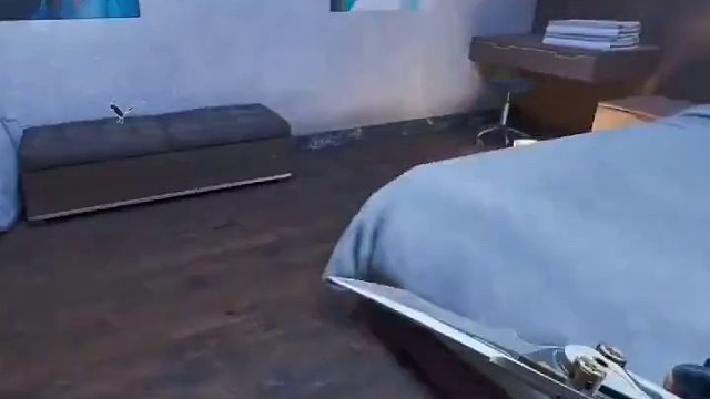 哈！這走廊空得能聽見回聲，吉蜂怕是氣到隱身了～