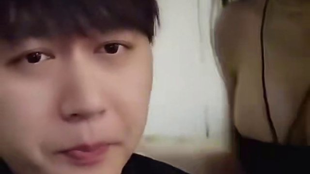 【小小酷哥】正能量直播，可是這妹子一直往上貼