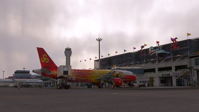 春秋航空空客A320降落三亞feng凰國際機場