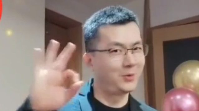 史詩(shī)級(jí)1V1