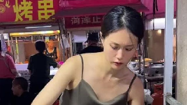 夜市98一份的蛋炒飯 你們說值不值