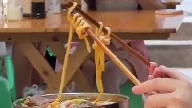 一個(gè)視頻三個(gè)主角