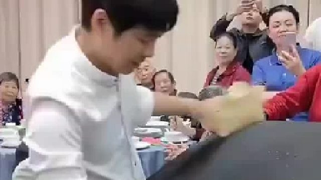 是簸萁掉碎屑嗎？