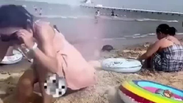 海灘驚魂