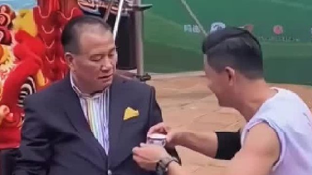 萬梓良收徒儀式大家怎么看