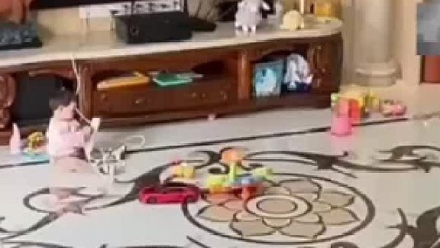 聾啞保姆飛奔過去“打”孩子 寶媽：保姆很盡心，非常感謝