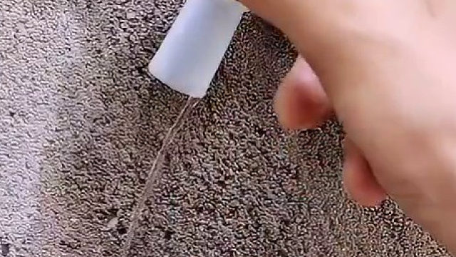 空調冷凝水管貼墻太近了可以這樣做你學會了嘛