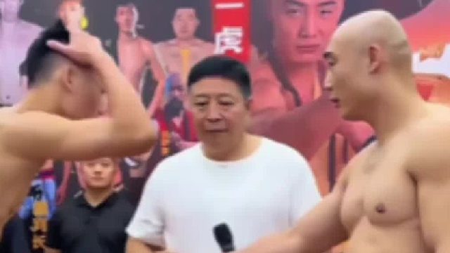 趙子龍vs武僧一虎倆人擂臺上比賽 打急眼直接爆發(fā)肢體沖突