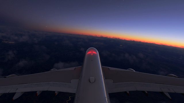 南航空客A380夜降昆明長水國際機場
