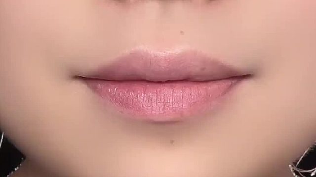 換個思路涂口紅