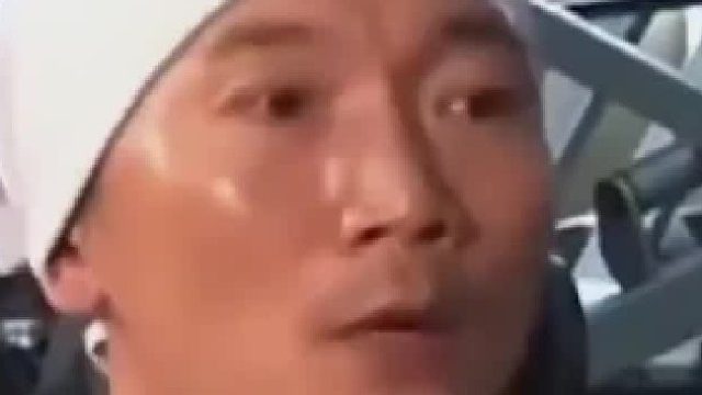 常威，還說你不會武功[笑哭]