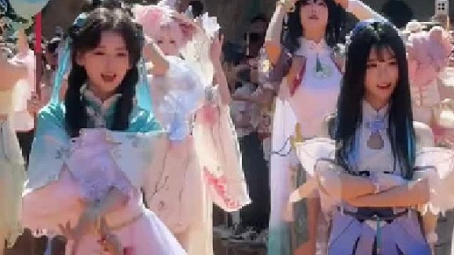 來人啊 把她電池扣了