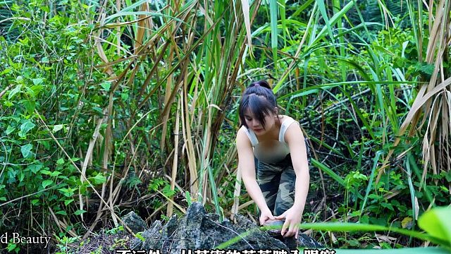 獨自進入洞穴并發(fā)現(xiàn)驚喜，使用最少工具生存(1)