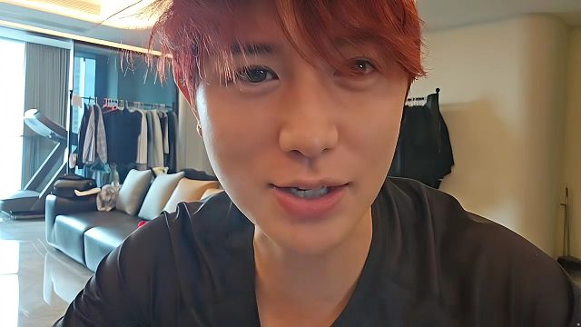 童錦程鞭策子圣，回來也不播兄弟們愛看的戀愛本