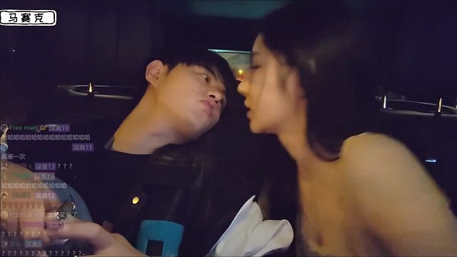 怪不得童錦程叫祖師爺，等妹子的時(shí)間都能順手親上一個(gè)