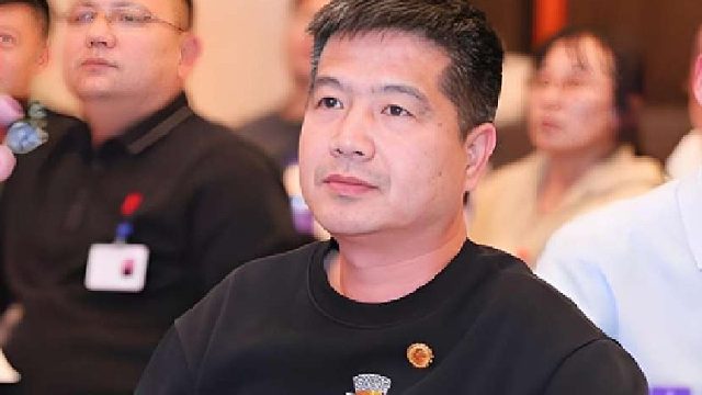 商戰(zhàn)小說中的斗爭違法且致命，現(xiàn)實(shí)中的商戰(zhàn)合法但充滿問題