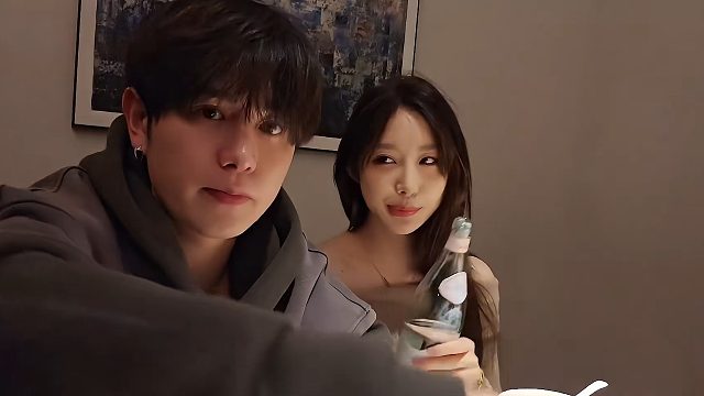 經(jīng)理：會員卡起充……童錦程：等下，我跟我老婆商量一下