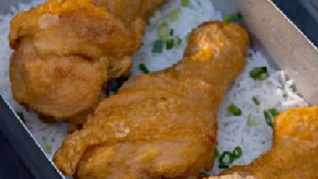 今天兄弟幾個(gè)吃個(gè)菊花都那么開(kāi)心