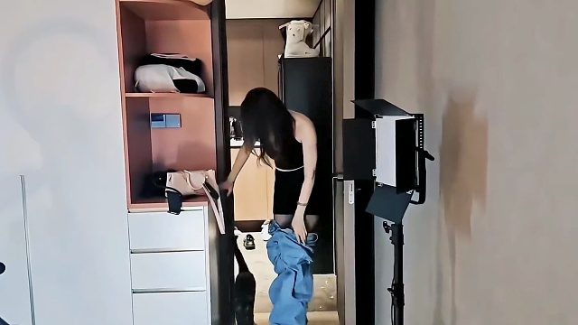 呆妹偷拍豚豚換褲子，這腿簡直無敵了