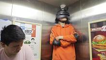 彈跳鞋到底有多神奇？據(jù)說(shuō)它能彈跳一米高，跑的比車還快！